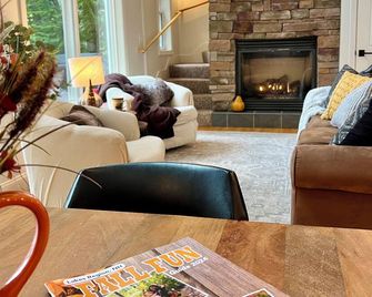 The Lookout At Loon Lake - Plymouth - Wohnzimmer