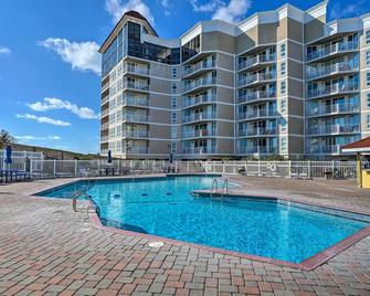 Colorful Beachfront Condo with Resort Amenities - North Topsail Beach - Pool