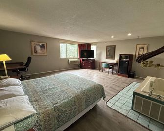 Coldwater Inn & Suites near I 69 - Coldwater