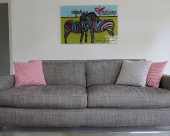 Private Contemporary Two Bedroom House Between Santenay And Nolay - Nolay - Salon