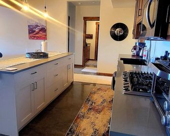 Mountain Villa w/view Skiing Fast Fiber Internet - Wenatchee - Cocina