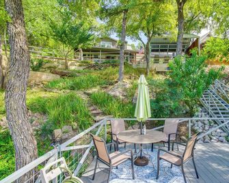 Waterfront Lake Bridgeport Home With Pri - Bridgeport - Patio