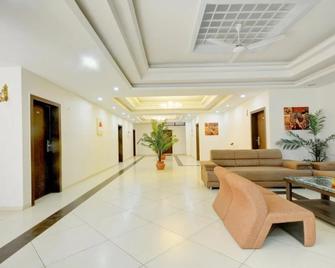 Hotel Azura - Porbandar - Lobby