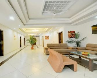 Hotel Azura - Porbandar - Lobby