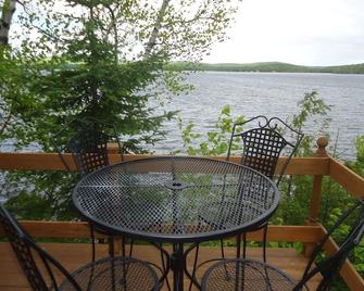 Drews Lake Vacation Home - Houlton - Balcón