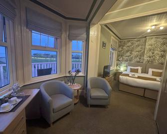 Devonia Express - Eastbourne