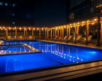 Quartz Care - Tijuana - Bể bơi