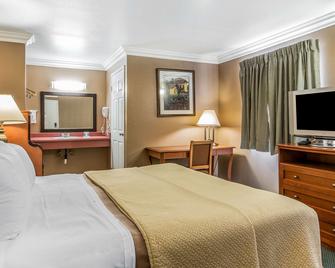 Rodeway Inn - Ventura - Bedroom
