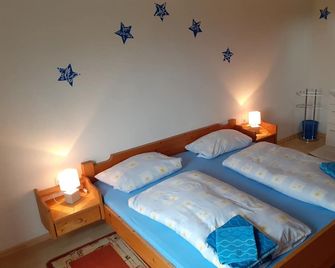 Ihr Ferienhof Am Rande Der Alpen - Seeg - Bedroom