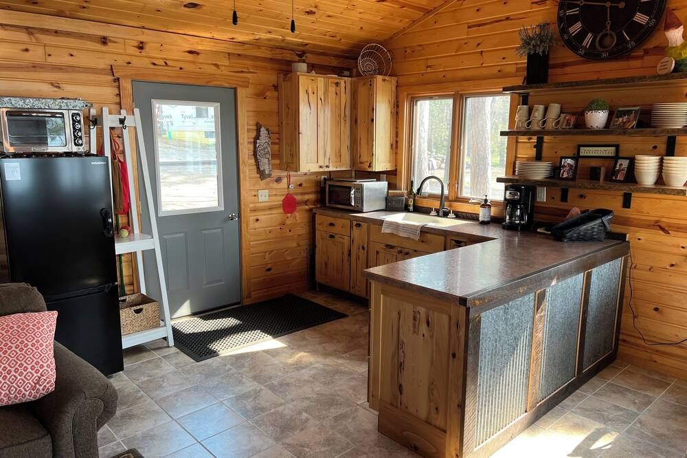 Charming Lake Cabin - Park Rapids - Kitchen