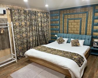 Riverfront Reem Cottage - Pahalgam - Bedroom