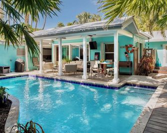 Barefoot Bungalow~2 Bedroom, 2 Bathroom Home W/ Office, Pool And Tiki Hut! - كي وست - حوض السباحة