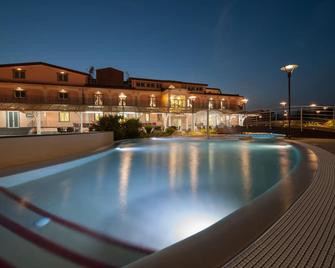L' Araba Fenice Hotel & Resort - Altavilla Silentina - Pool