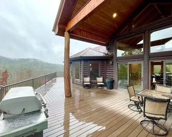 A True log Cabin With 360 Degree Mountain Views - Pet and Motorcycle Friendly! 5 Bedroom Cabin by RedAwning - Tellico Plains - Balcony