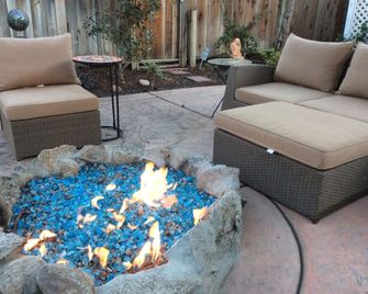 Large Groups-Seq Parks Coast Wineries Sk - Visalia - Patio