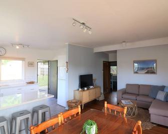 9 Bastion Point Road, Mallacoota - Mallacoota - Sala de estar