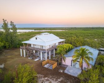 Starlight Serenity - Hideaway w Stunning Views - Summerland Key - Κτίριο