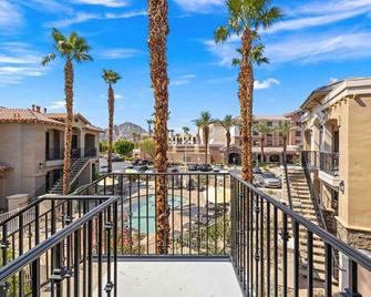La Quinta Jewel - 1 Bedroom, Sleeps 4, Pool, Hot Tub, Mountain Views - La Quinta - Balcón
