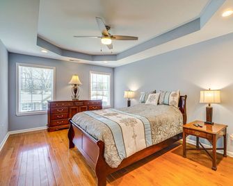 Louisville Retreat w/ Deck ~ 11 Mi to Downtown! - Louisville - Chambre