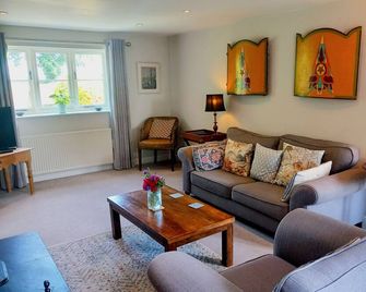 Rural peace & luxury near Malton, beautiful barn, stunning views, woodburner - Malton - Wohnzimmer