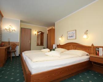 Hotel Sonne - St. Johann in Tirol - Bedroom