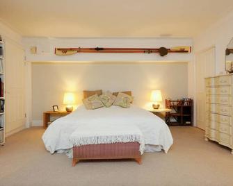 Joivy 2 Bed Flat By Maida Vale Tube & Shops - London - Bedroom