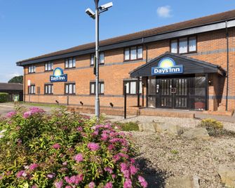 Days Inn by Wyndham Warwick South M40 - Warwick - Edifício
