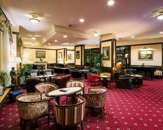 Interhotel Central - Karlovy Vary - Oleskelutila