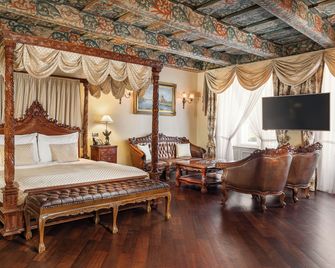 Iron Gate Hotel & Suites Prague by Bhg - Prague