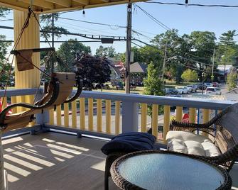 Lake View apartment in the middle of Sylvan Beach - Sylvan Beach - Balcony