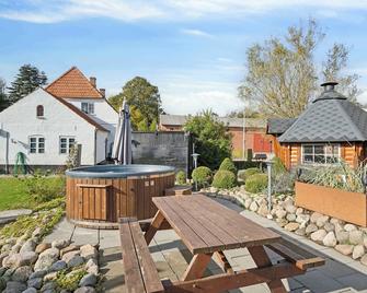 580 M2 Countryside Idyll With Activity Room - Haderslev - Binnenhof