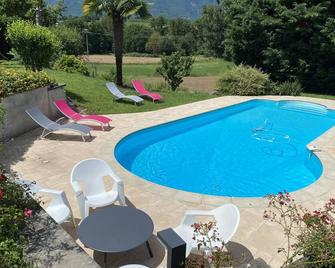 New independent 2-bedroom T3 with swimming pool - Chamoux-sur-Gelon - Piscina