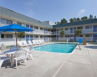 Hi - Wheel Flats - Davis - Pool