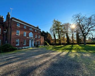 Brandon House - Brandon