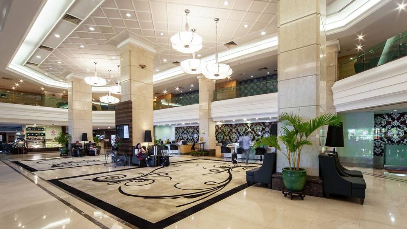 بروميناد هوتل كوتا كينابالو