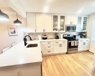 Stunning Townhouse steps from the Wharf with private parking - واشنطن د.ك. - مطبخ