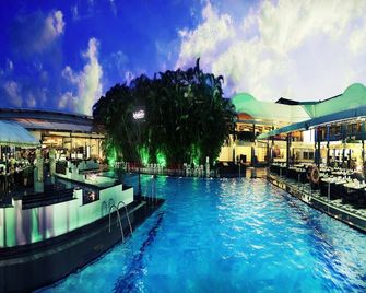 Sayaji Hotel Indore - Indore - Pool