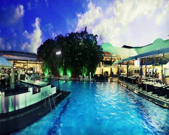 Sayaji Hotel Indore - Indore - Uima-allas