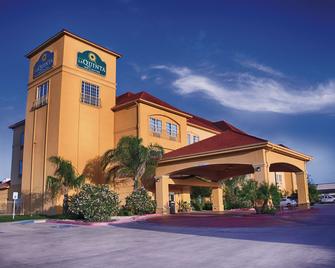 La Quinta Inn & Suites by Wyndham Alice - Alice - Building