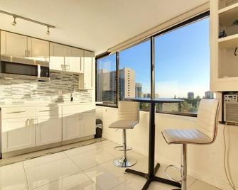 Remodeled Studio in Waikiki Amazing Location !! No resort feebrbrbr - Honolulu - Cuina