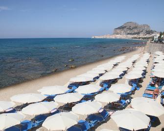 Hotel Santa Lucia Le Sabbie d'Oro - Cefalù - Beach