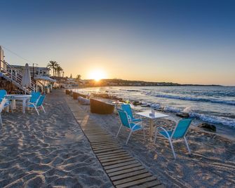 Alia Beach Hotel - Hersonissos - Beach