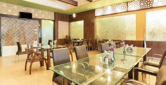 Treebo Shanta Inn - Lucknow - Restaurant