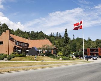 샐링순드 파르게크로 - 니쾨빙 - 건물