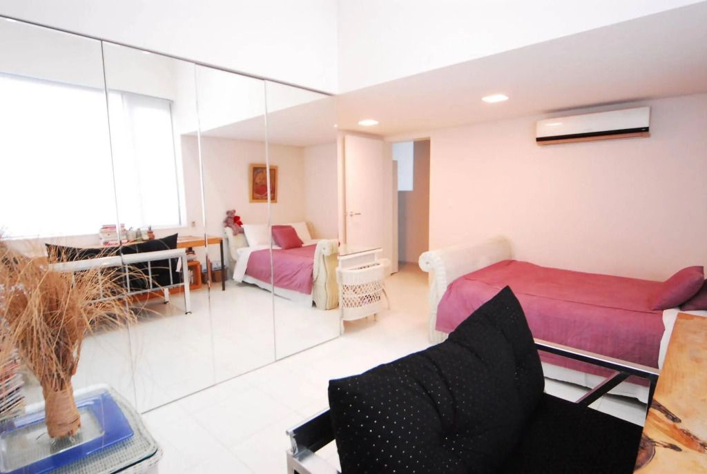 موتيف نمبر.1 جيست هاوس