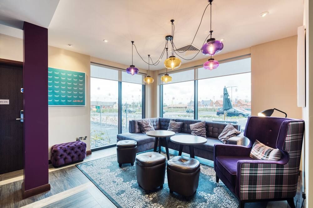 Premier Inn Faversham - Faversham - Salónek