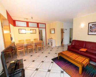 Schwalbenflug 1 Berlin - Berlín - Sala de estar