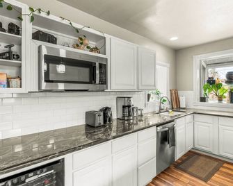 Epic Mntn views private hot tub and 420 friendly - Denver - Küche