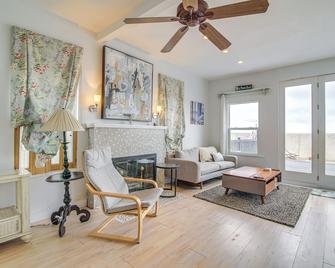 Oceanfront Marshfield Home On Brant Rock - Marshfield - Sala de estar