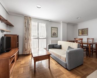 Apartamentos El Cid - Burgos - Huiskamer